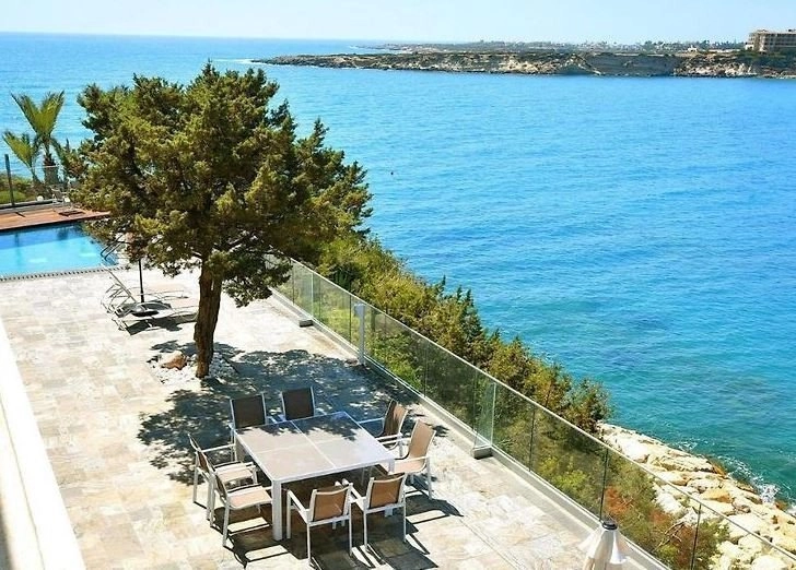 6+ Bedroom House for Sale in Coral Bay, Paphos District