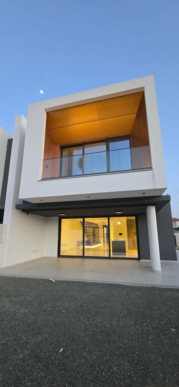 Cheap Houses and Villas for Sale Limassol up to 800000 euro