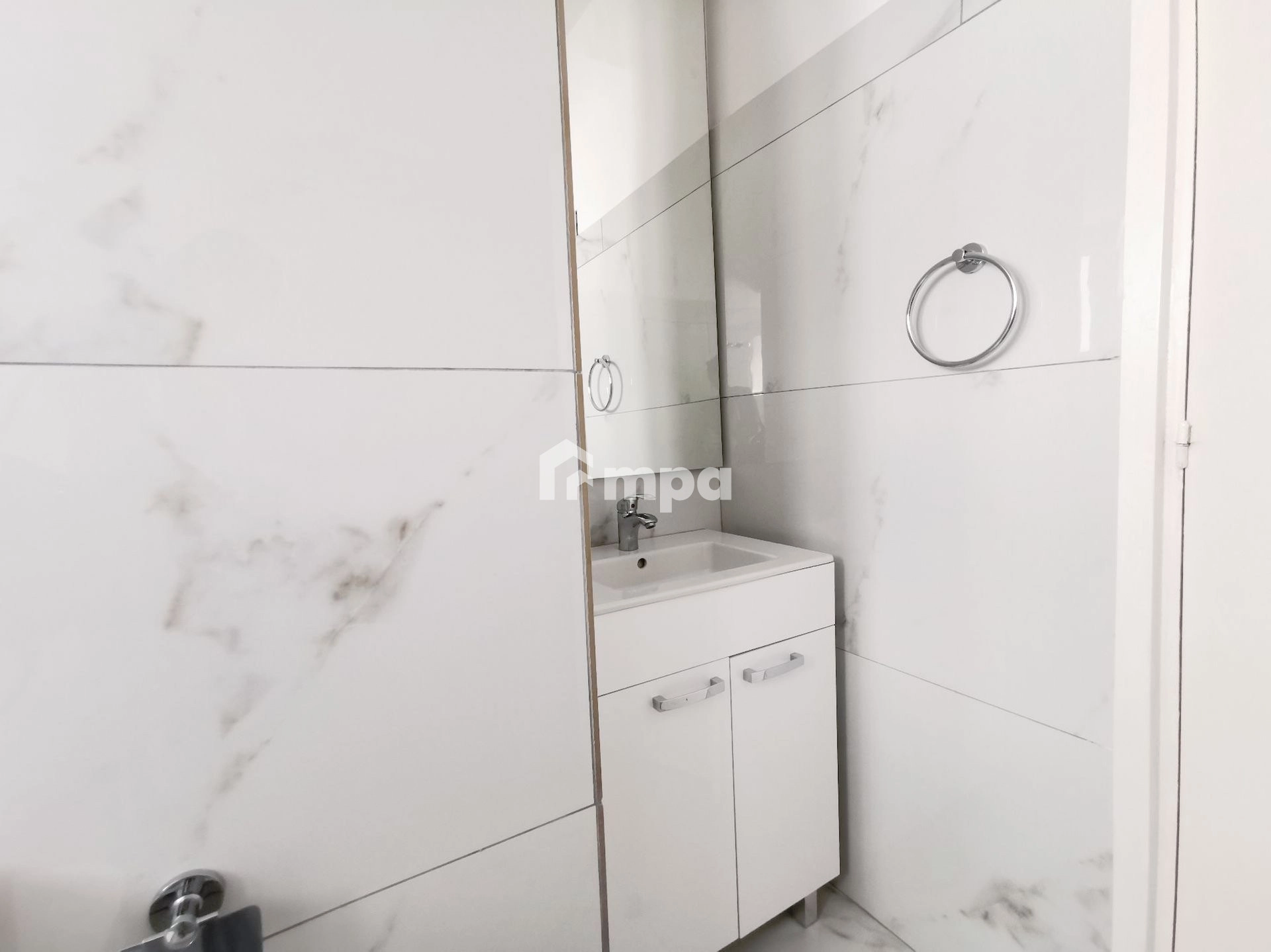 3 Bedroom Apartment for Rent in Agioi Omologites, Nicosia District