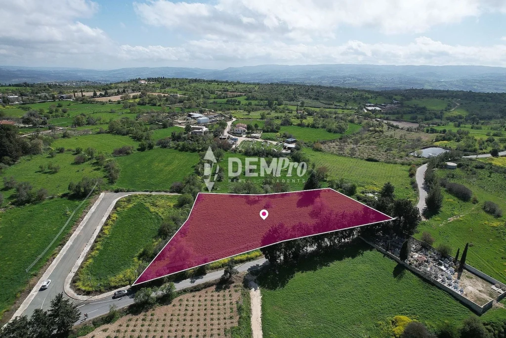 6,857m² Plot for Sale in Fyti, Paphos District