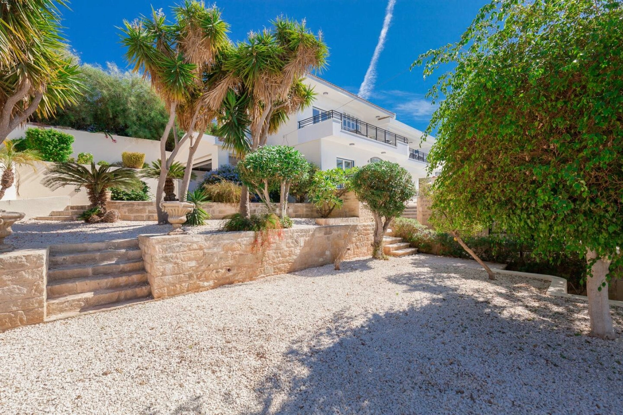 5 Bedroom House for Sale in Coral Bay, Paphos District