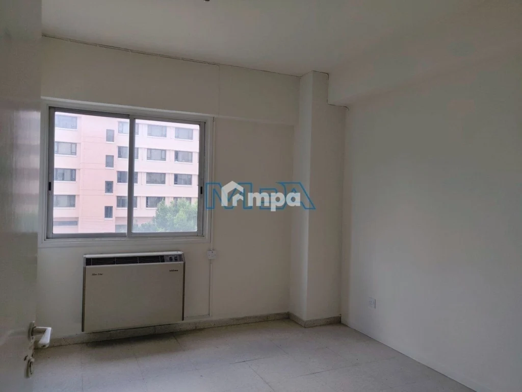200m² Office for Rent in Strovolos, Nicosia District