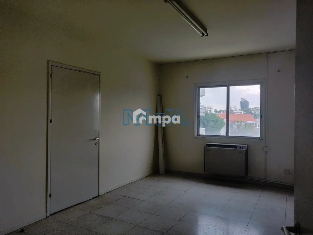200m² Office for Rent in Strovolos, Nicosia District