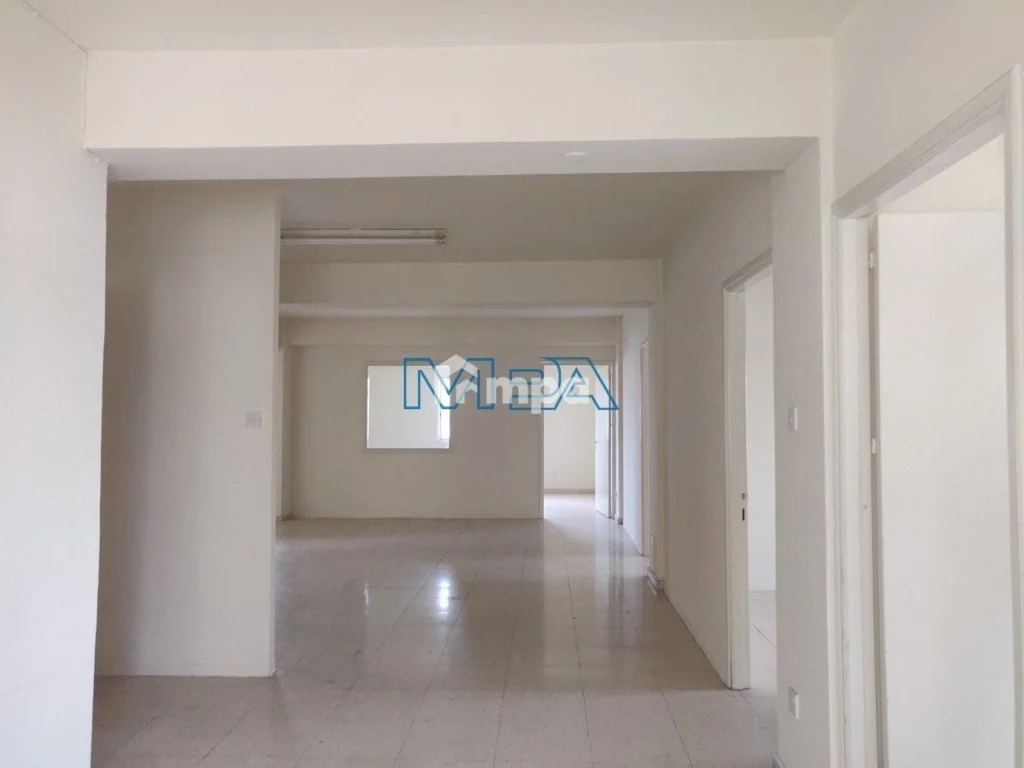 200m² Office for Rent in Strovolos, Nicosia District