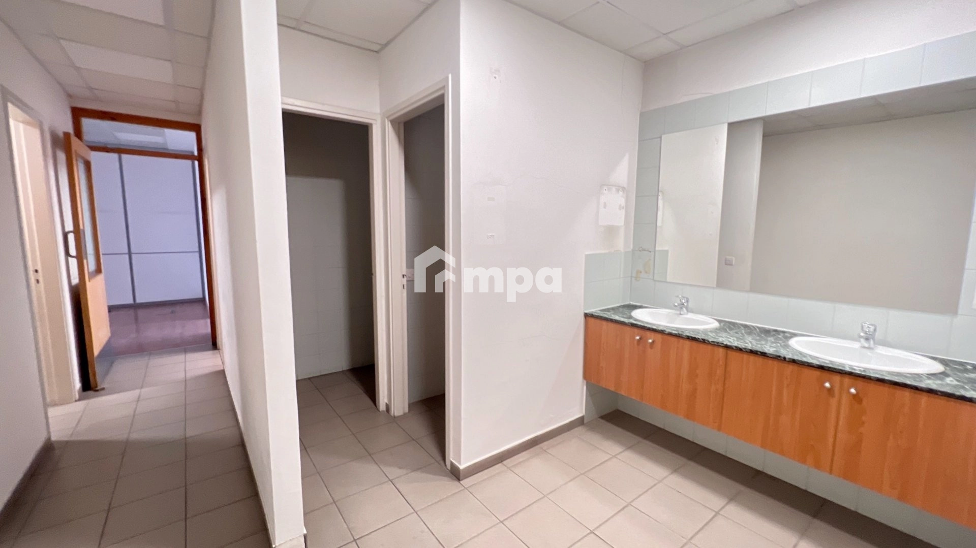 315m² Office for Rent in Aglantzia, Nicosia District
