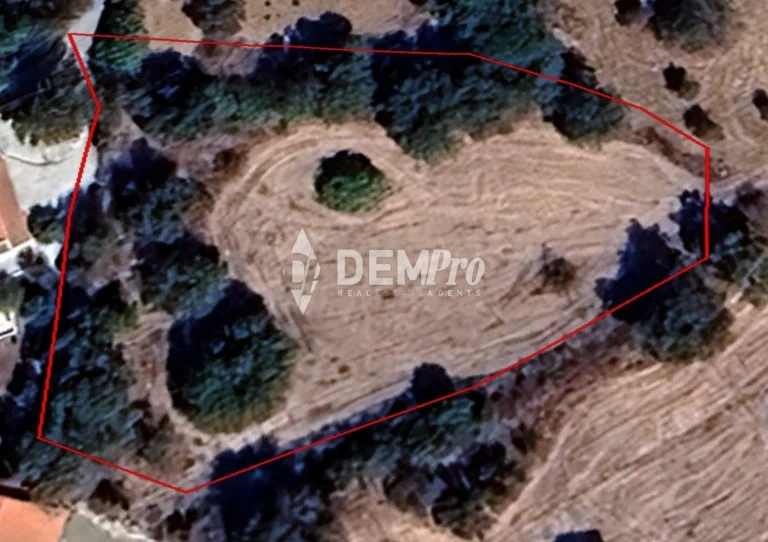 4,100m² Plot for Sale in Polemi, Paphos District