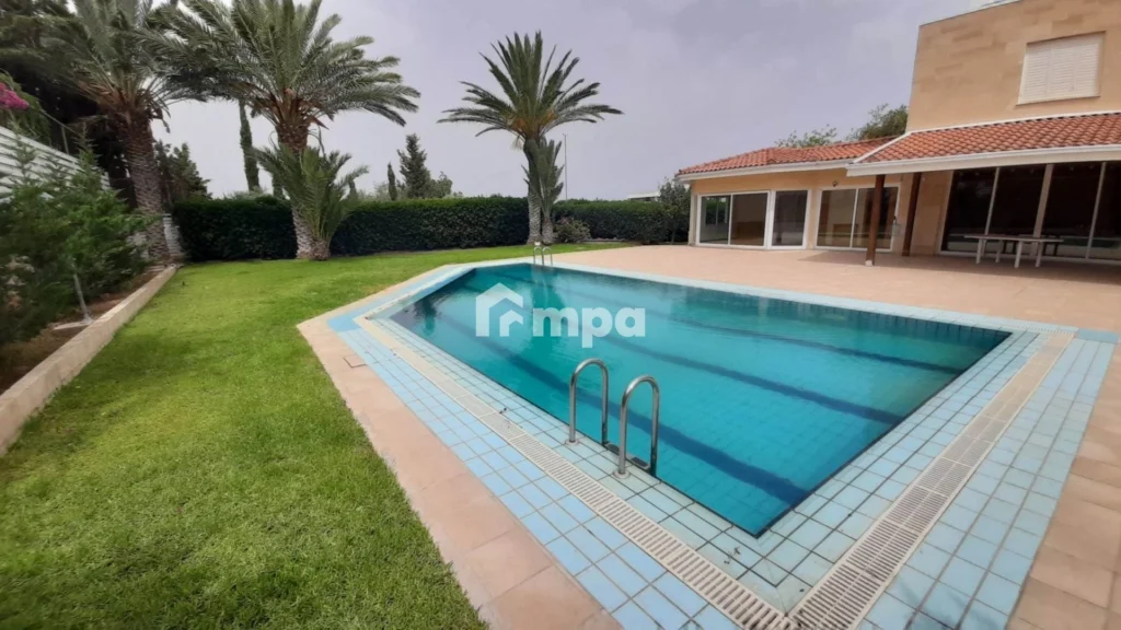 6+ Bedroom House for Sale in Latsia, Nicosia District