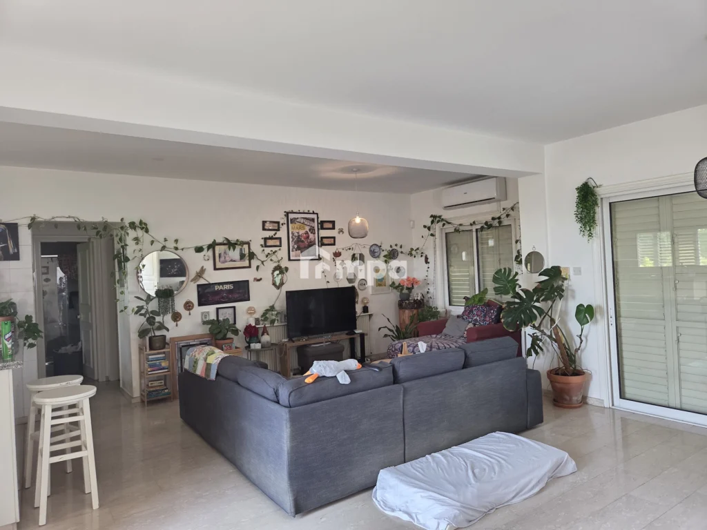 6+ Bedroom House for Sale in Latsia, Nicosia District