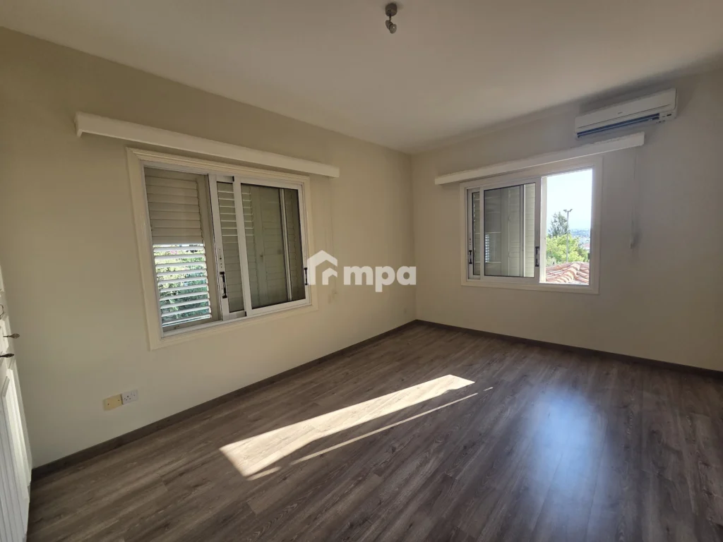 6+ Bedroom House for Sale in Latsia, Nicosia District