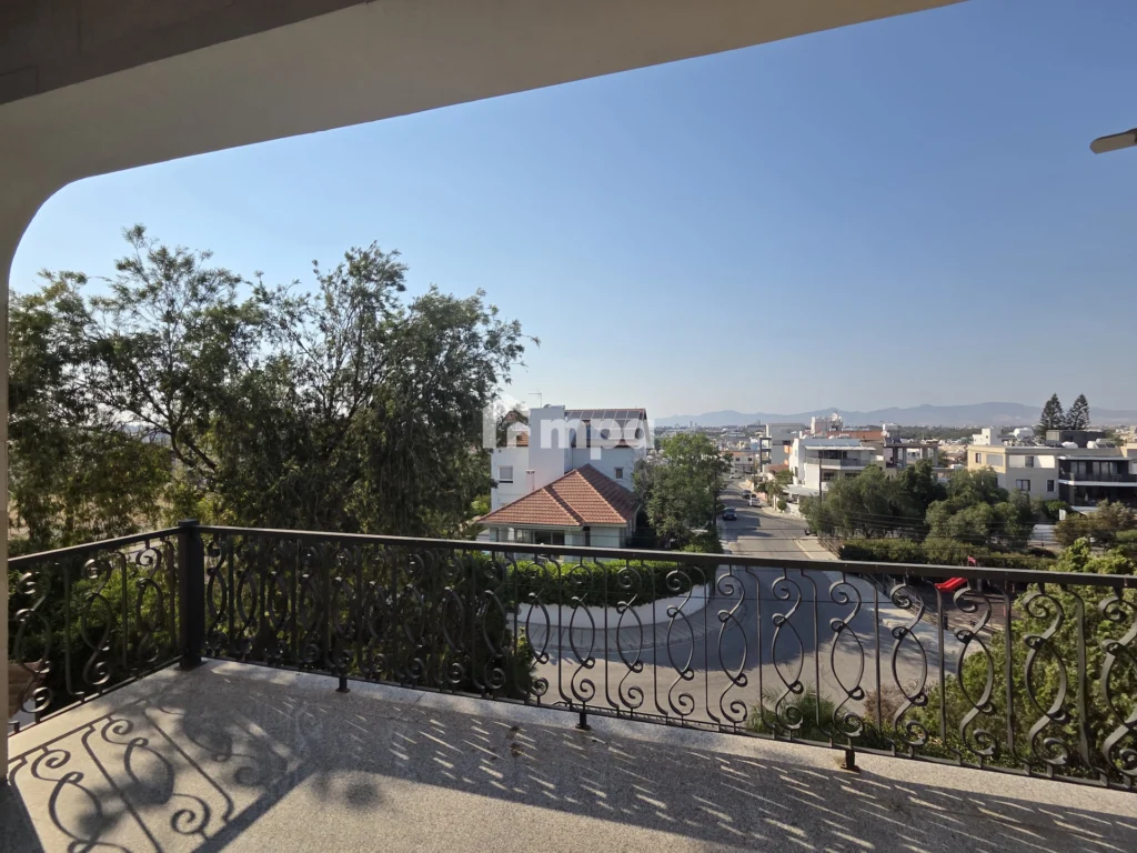 6+ Bedroom House for Sale in Latsia, Nicosia District