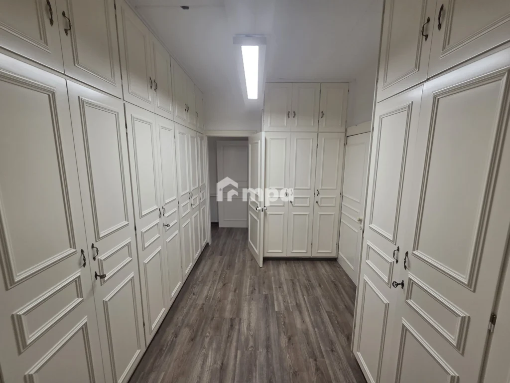 6+ Bedroom House for Sale in Latsia, Nicosia District