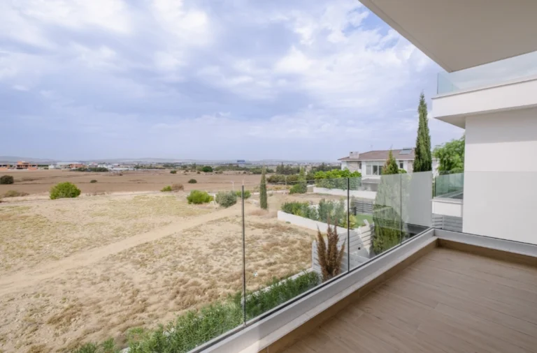 Cheap Houses and Villas for Sale Larnaca up to 600000 euro