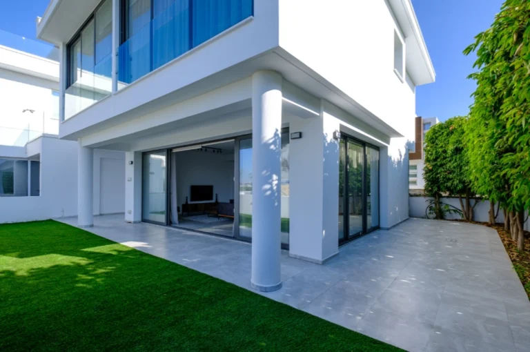 Cheap Houses and Villas for Sale Larnaca up to 600000 euro