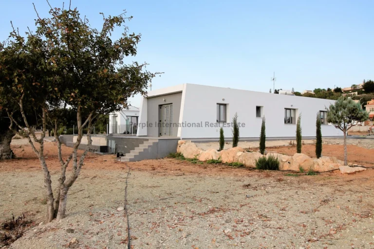 4 Bedroom House for Sale in Paphos – Emba