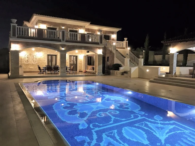 600m² House for Sale in Aphrodite Hills, Paphos District