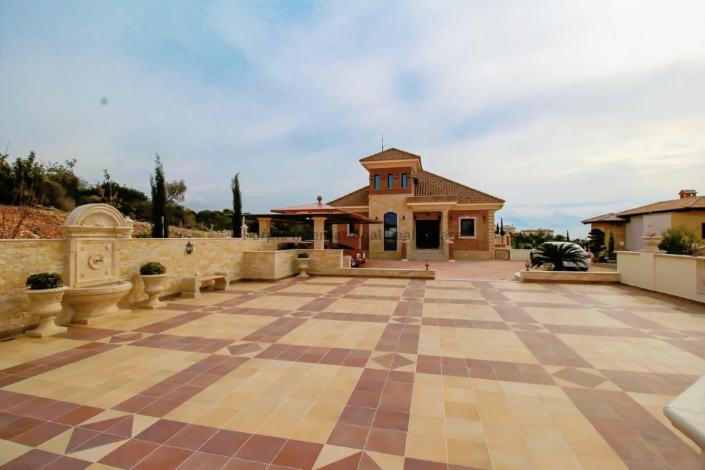 600m² House for Sale in Aphrodite Hills, Paphos District