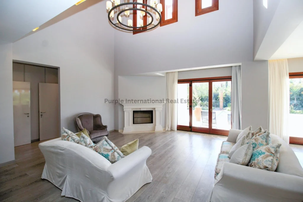 400m² House for Sale in Aphrodite Hills, Paphos District