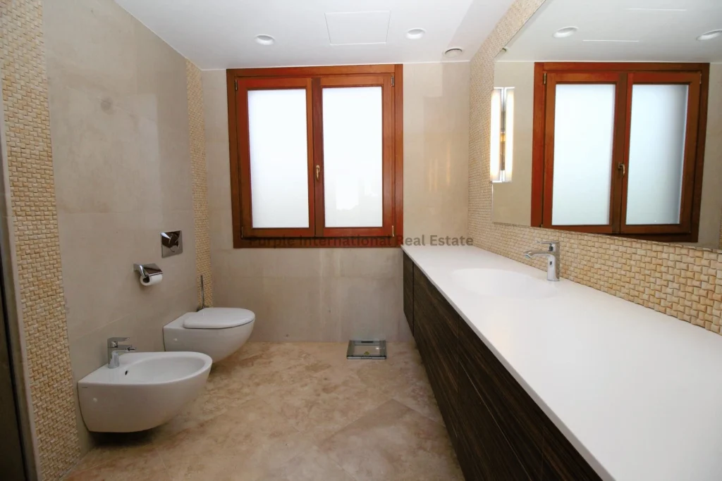 400m² House for Sale in Aphrodite Hills, Paphos District