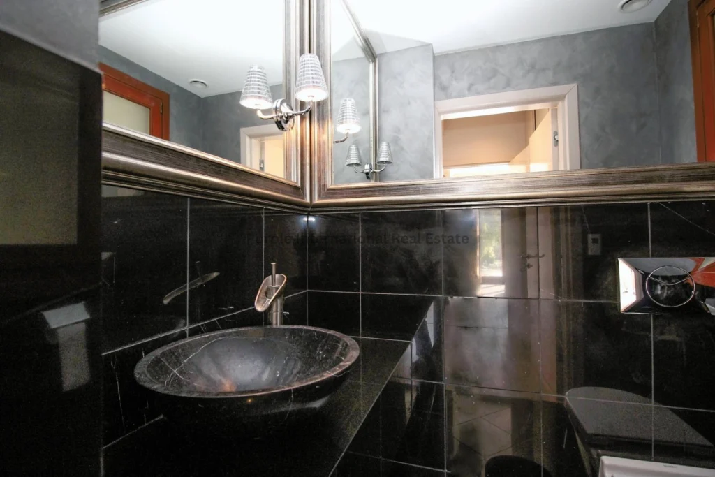 400m² House for Sale in Aphrodite Hills, Paphos District