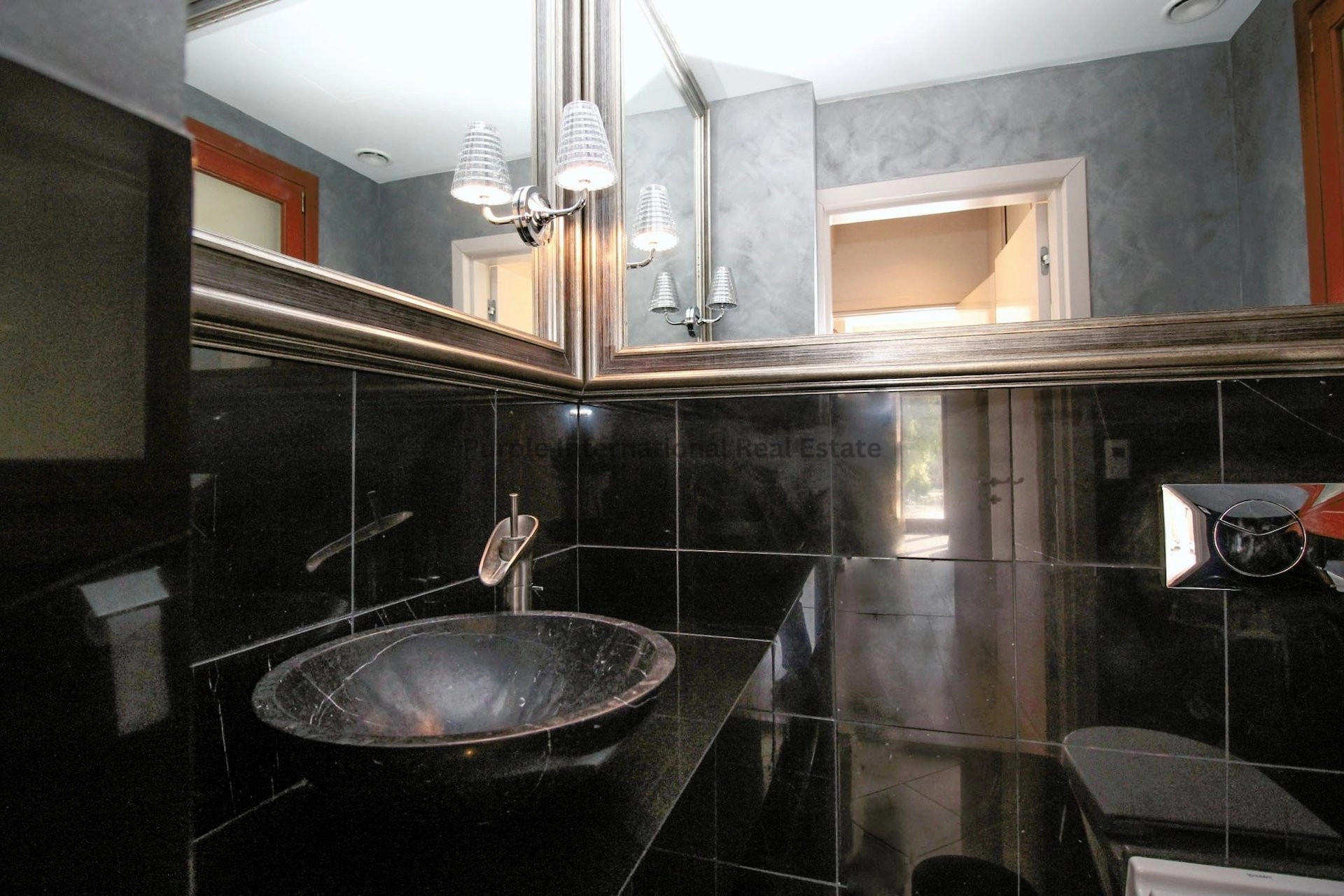 400m² House for Sale in Aphrodite Hills, Paphos District