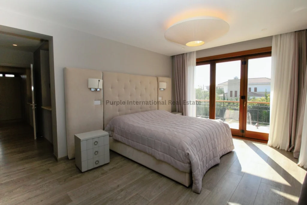 400m² House for Sale in Aphrodite Hills, Paphos District