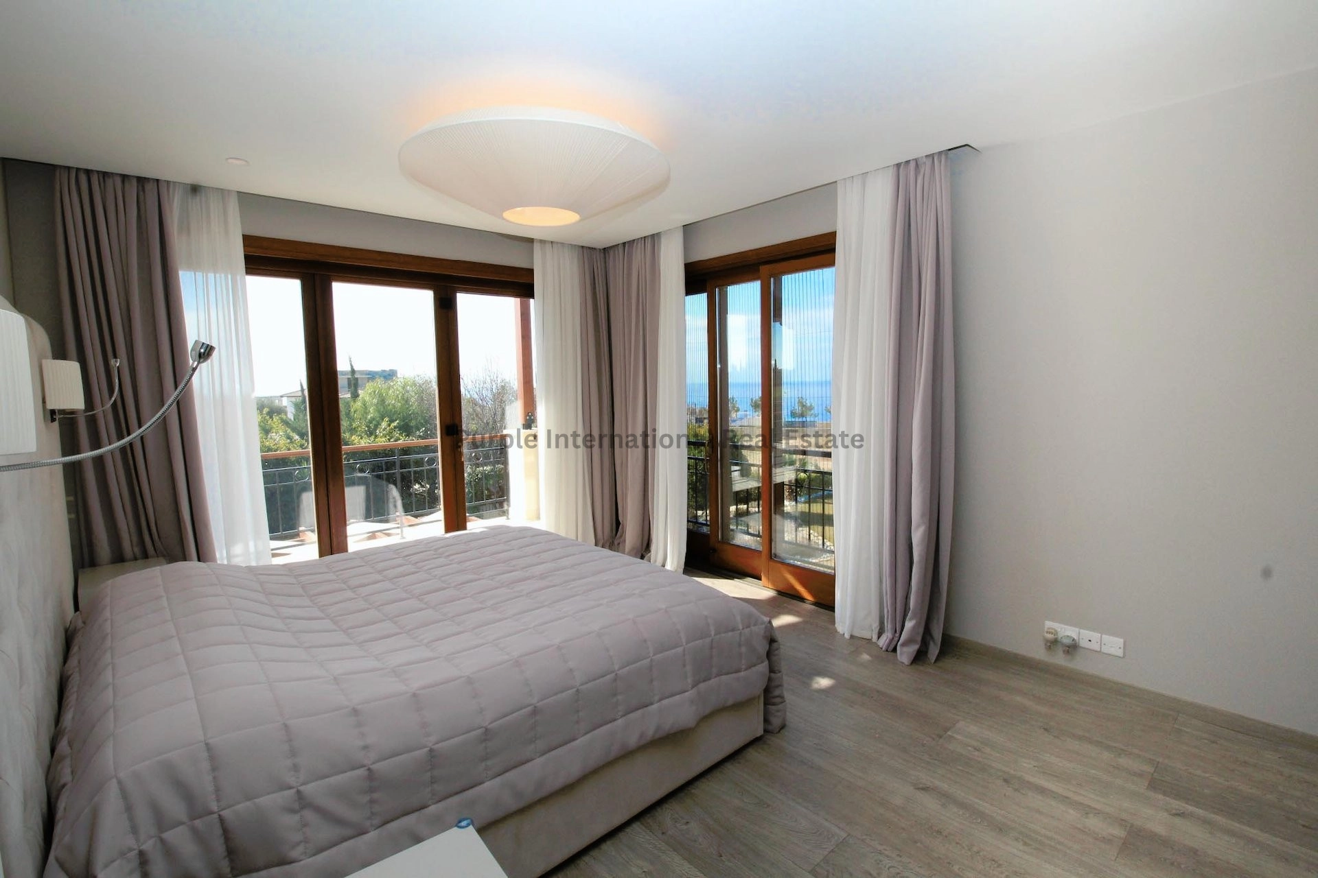 400m² House for Sale in Aphrodite Hills, Paphos District