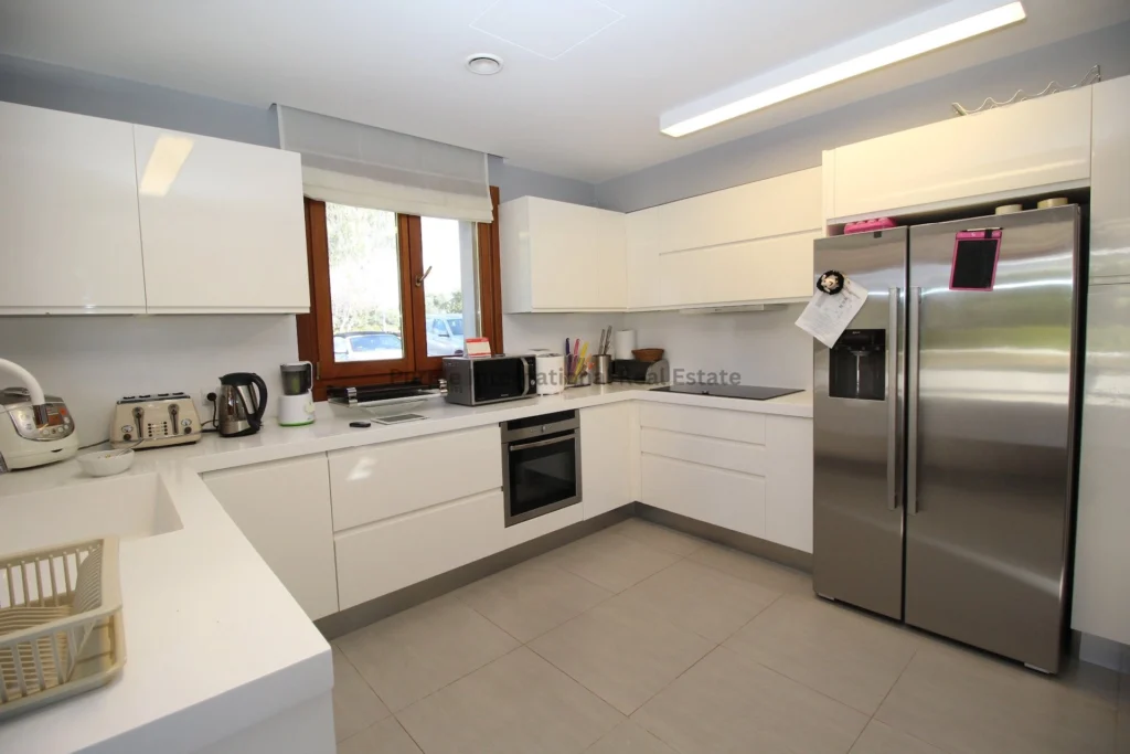 400m² House for Sale in Aphrodite Hills, Paphos District