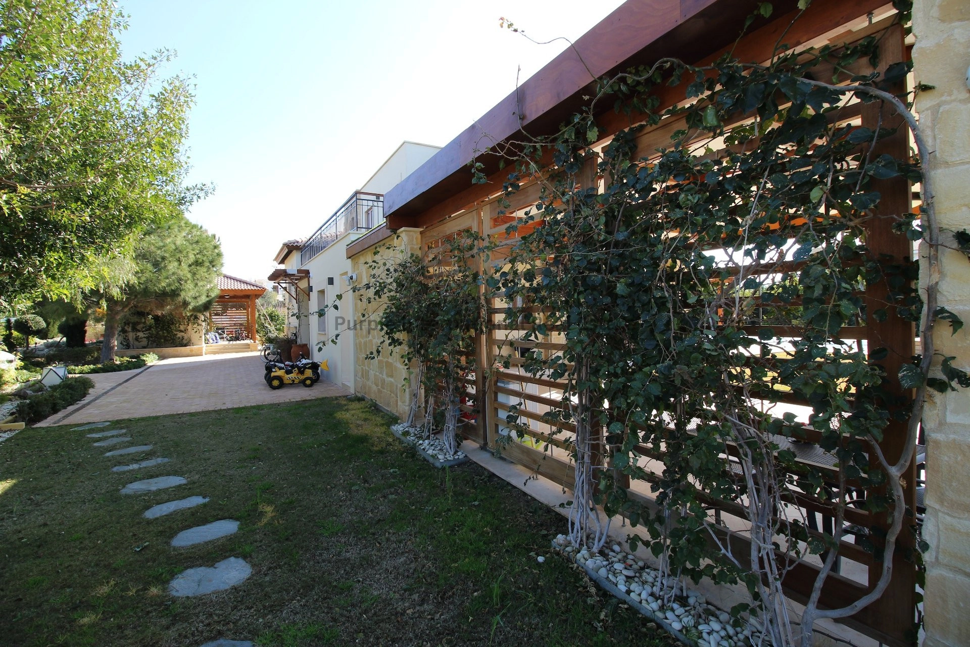 400m² House for Sale in Aphrodite Hills, Paphos District