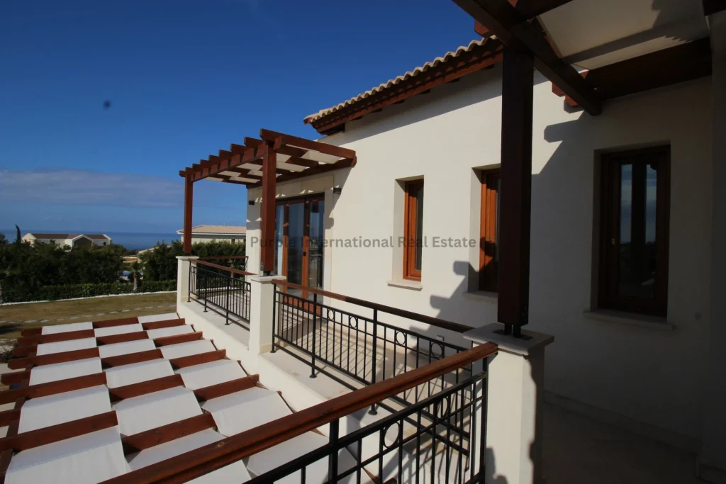 400m² House for Sale in Aphrodite Hills, Paphos District
