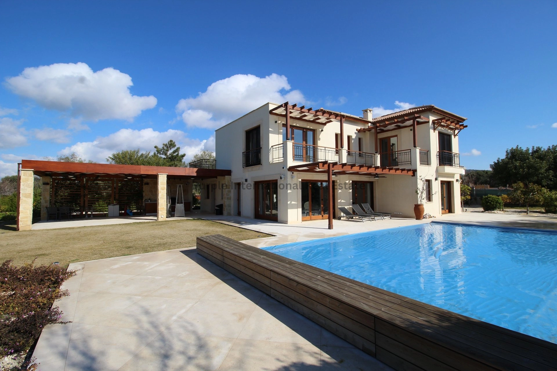 400m² House for Sale in Aphrodite Hills, Paphos District