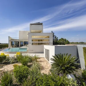 400m² House for Sale in Famagusta District