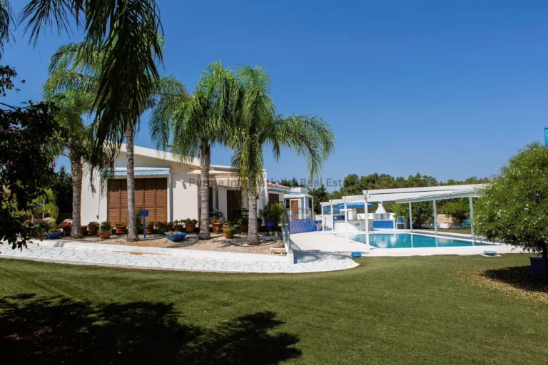 Cheap Houses and Villas for Sale Famagusta up to 800000 euro