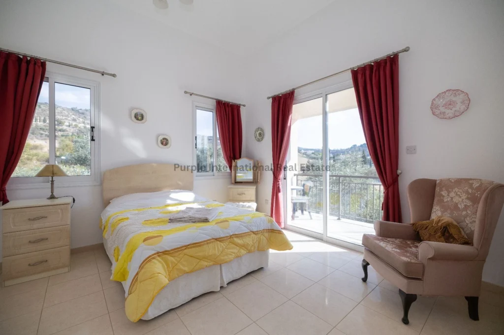 4 Bedroom House for Sale in Steni, Paphos District