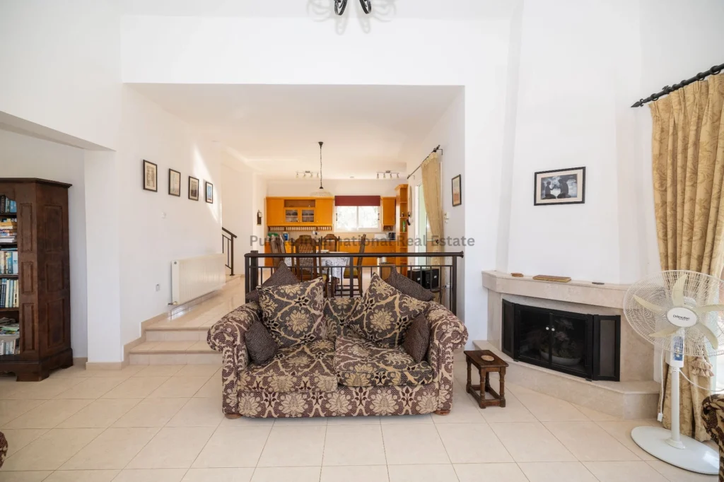 4 Bedroom House for Sale in Steni, Paphos District