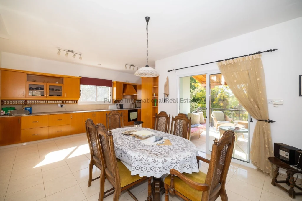 4 Bedroom House for Sale in Steni, Paphos District