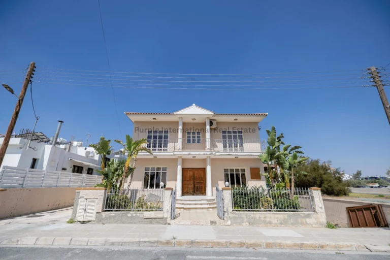 Cheap Houses and Villas for Sale Larnaca up to 800000 euro