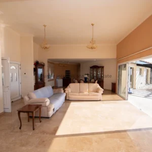 4 Bedroom House for Sale in Sea Caves, Paphos District