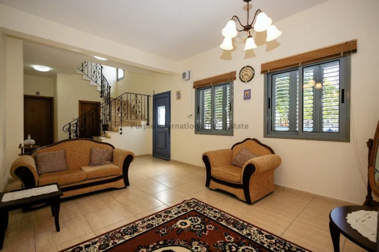 Cheap Houses and Villas for Sale Larnaca up to 300000 euro
