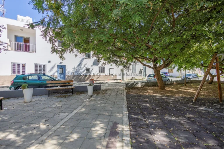 Cheap Houses and Villas for Sale Larnaca up to 300000 euro