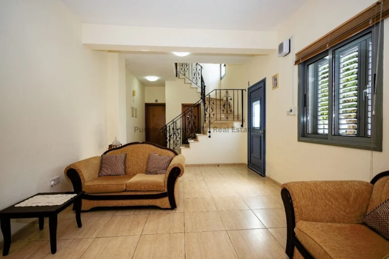 Cheap Houses and Villas for Sale Larnaca up to 300000 euro