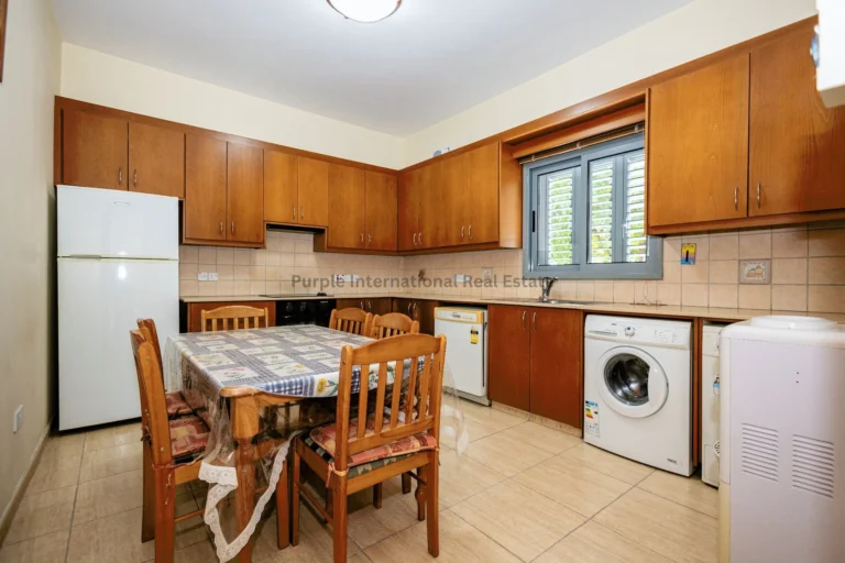 Cheap Houses and Villas for Sale Larnaca up to 300000 euro