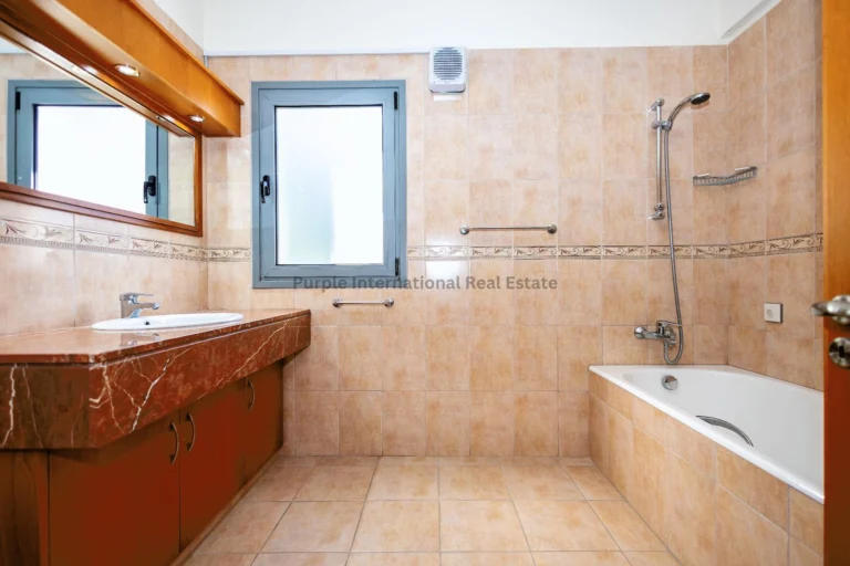 Cheap Houses and Villas for Sale Larnaca up to 300000 euro