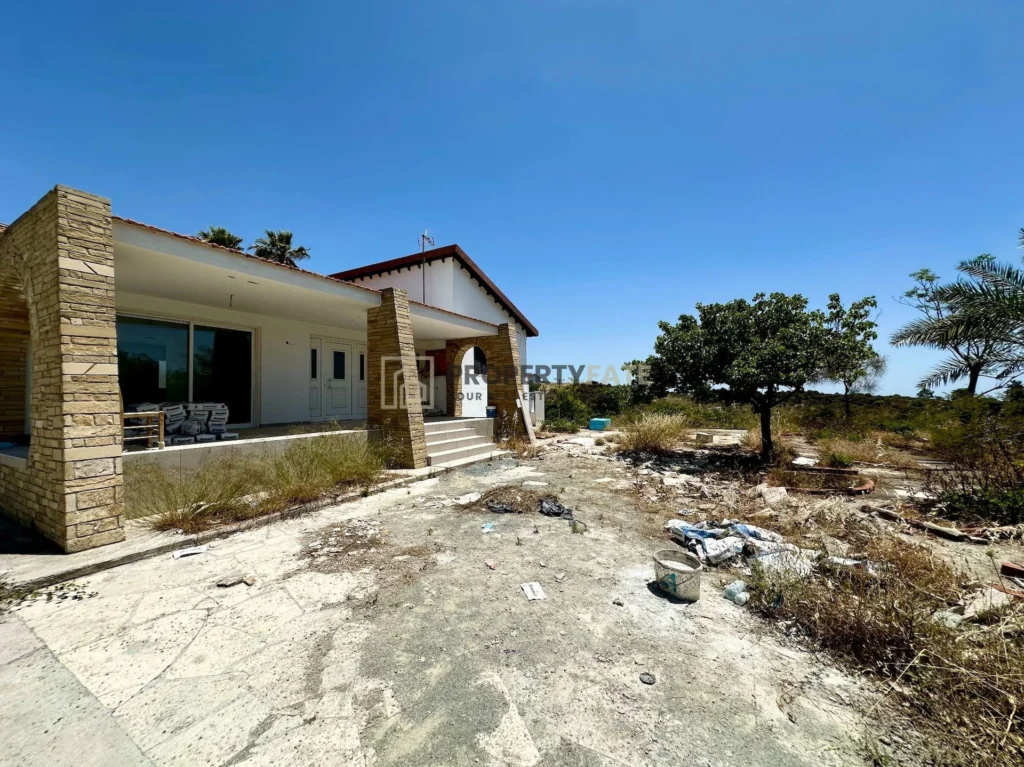 3 Bedroom House for Sale in Kellaki, Limassol District