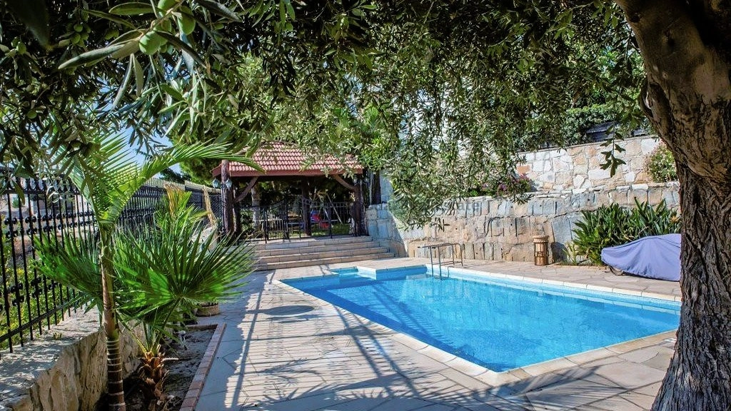 550m² House for Sale in Limassol – Agia Fyla