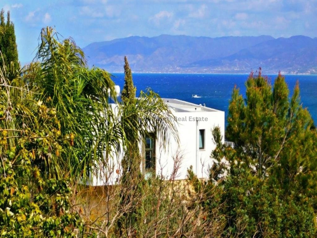 3 Bedroom House for Sale in Latchi (Lakki / Latsi), Paphos District