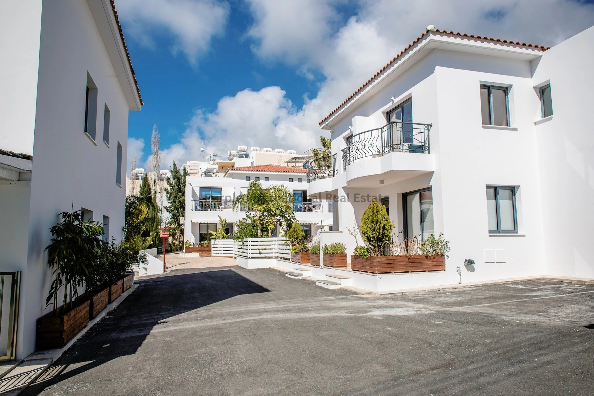 1381m² Building for Sale in Kissonerga, Paphos District