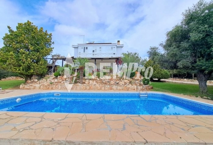 3 Bedroom House for Sale in Peyia, Paphos District