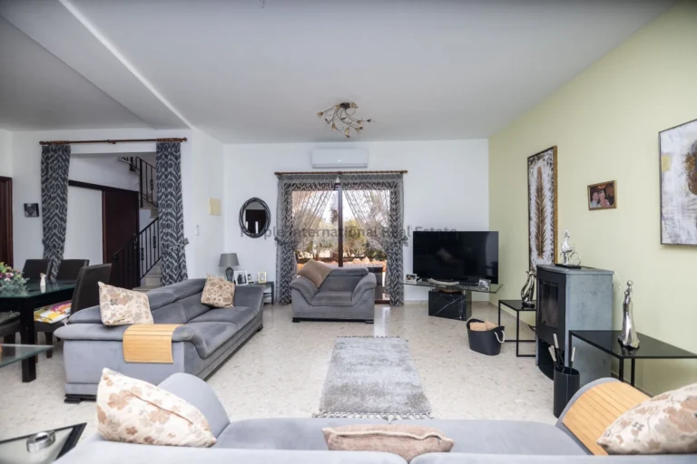 Cheap Houses and Villas for Sale Famagusta up to 800000 euro