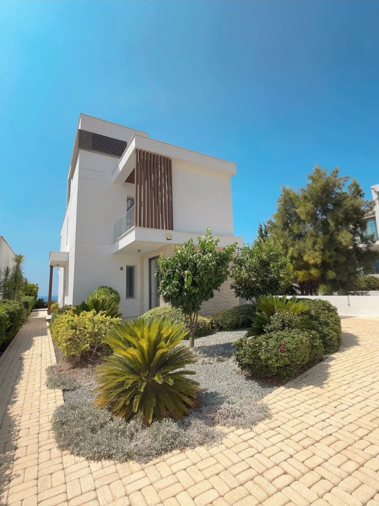 4 Bedroom House for Sale in Kissonerga, Paphos District