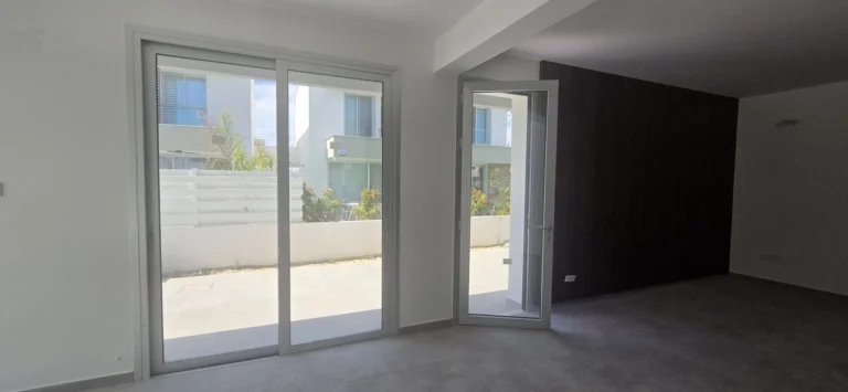 Cheap Houses and Villas for Sale Larnaca up to 700000 euro